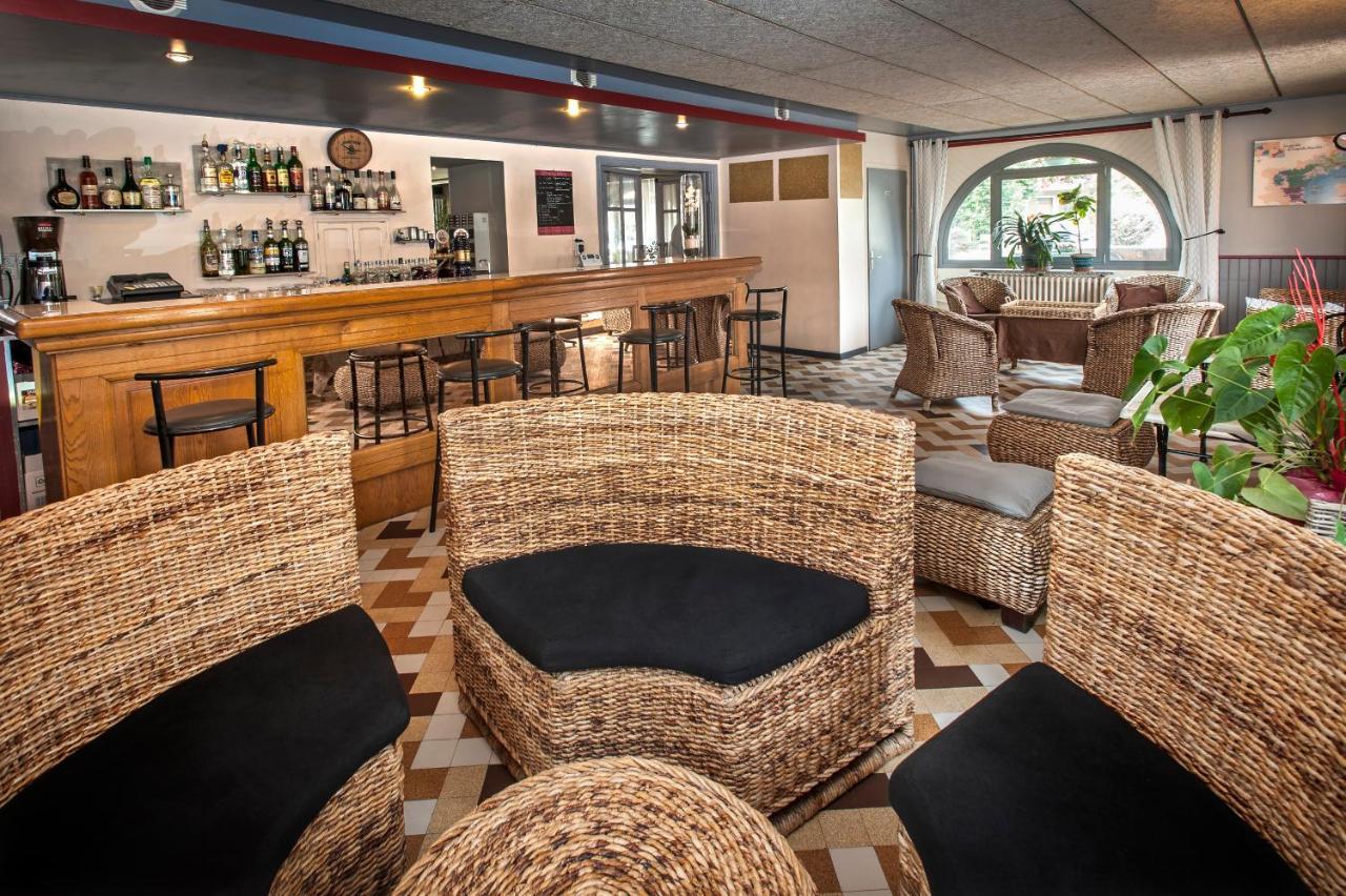 Hotel Restaurant De La Poste Et La Grange Detente, Espace Bien-Etre Châteauneuf-de-Randon المظهر الخارجي الصورة