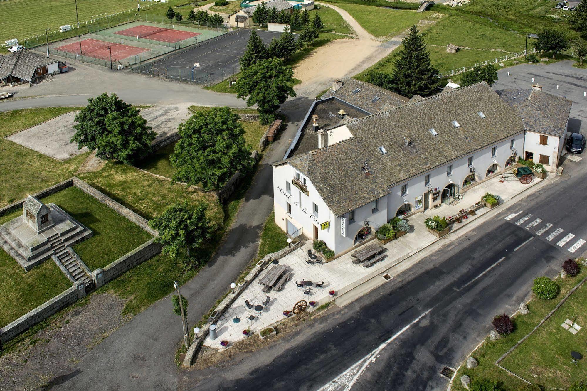 Hotel Restaurant De La Poste Et La Grange Detente, Espace Bien-Etre Châteauneuf-de-Randon المظهر الخارجي الصورة