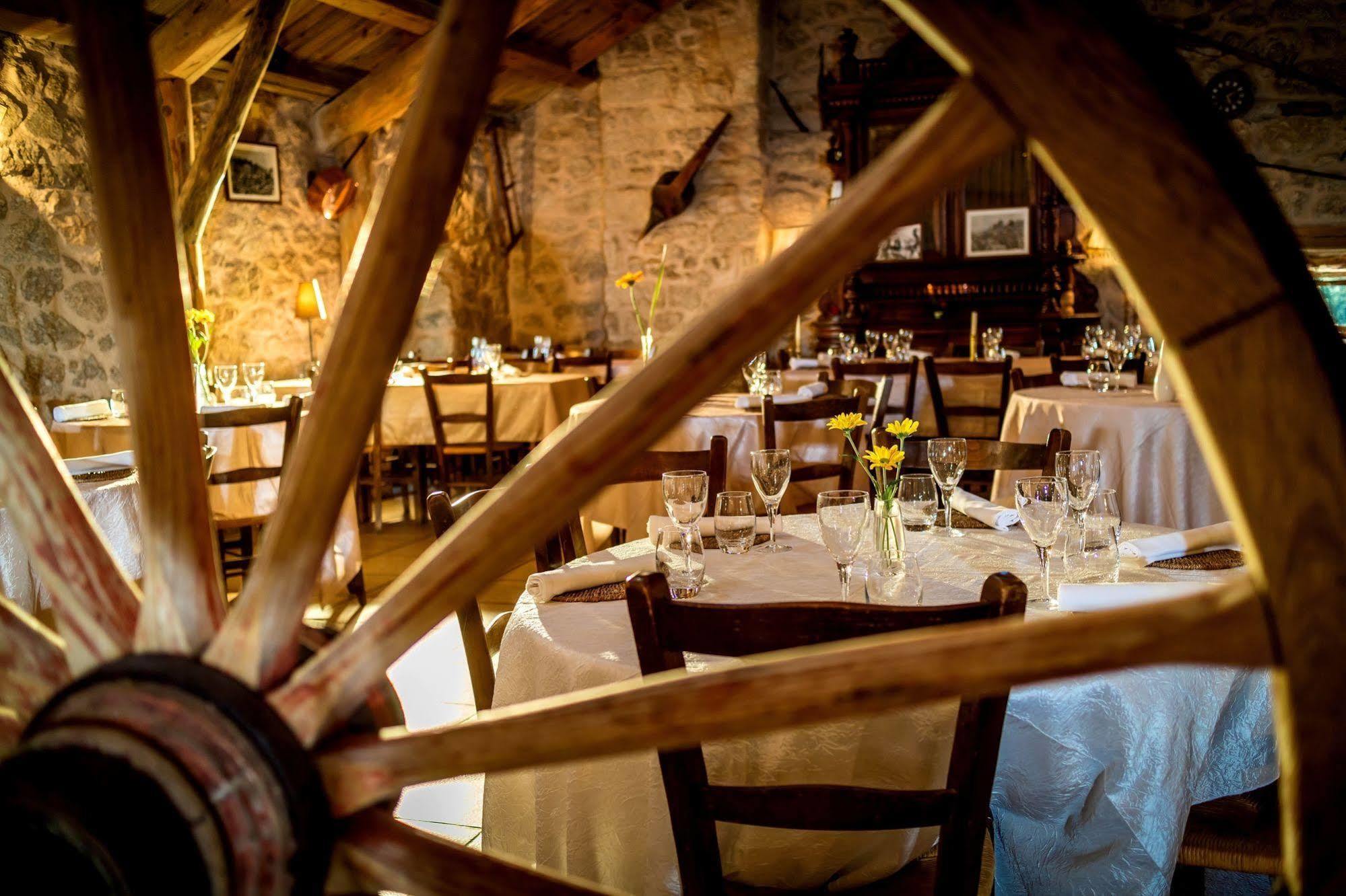 Hotel Restaurant De La Poste Et La Grange Detente, Espace Bien-Etre Châteauneuf-de-Randon المظهر الخارجي الصورة